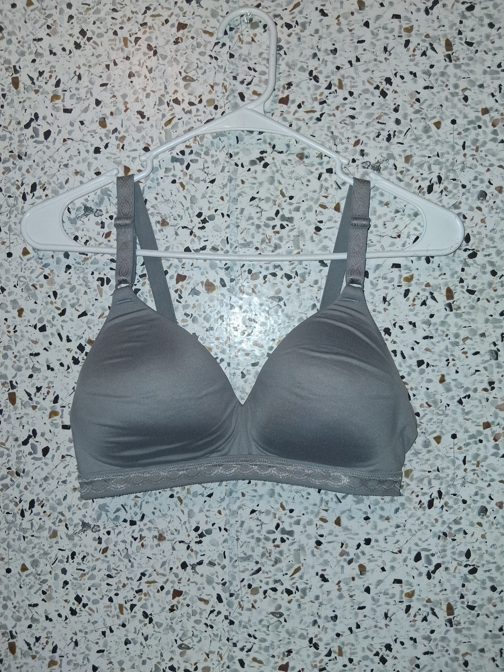 Warners All You Need Tshirt Bra Size 38B Gray Padded Wireless